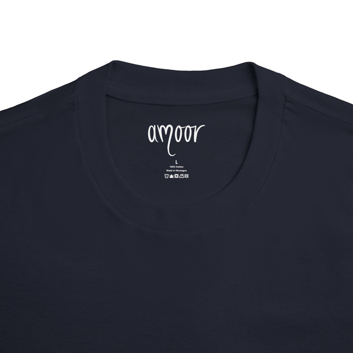 Maglietta classica unisex con design “SKN Mandala” - Comodo abbigliamento casual per gli amanti dell'arte